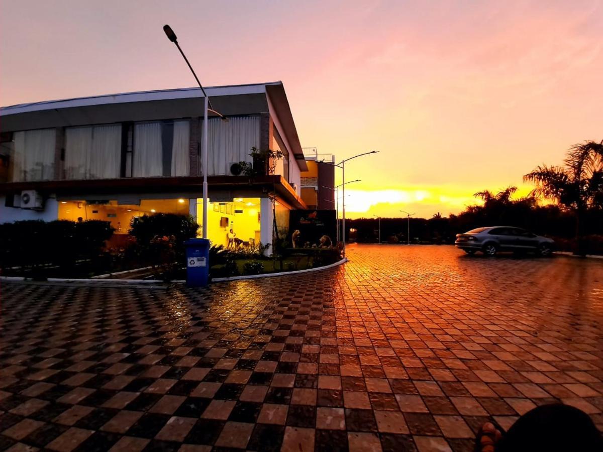 Carina Retreat Resort Sasan Gir Bagian luar foto