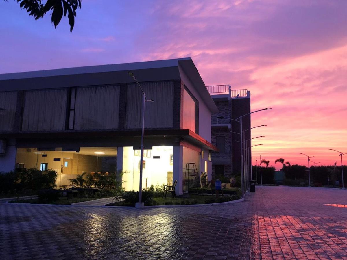 Carina Retreat Resort Sasan Gir Bagian luar foto