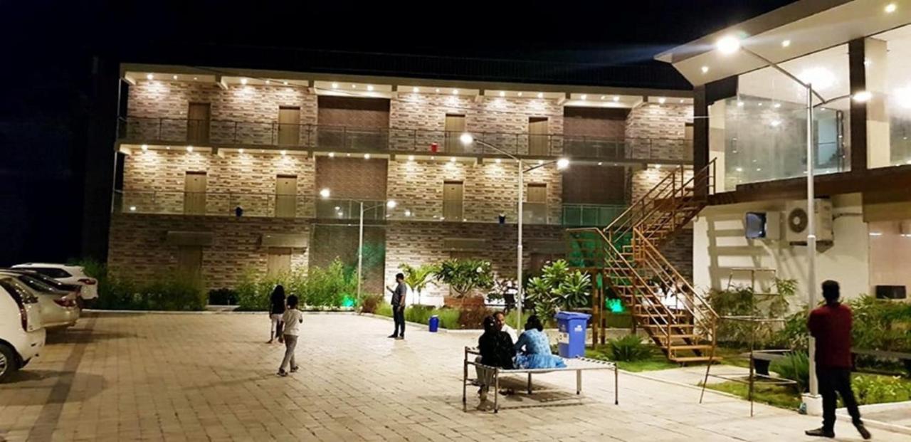 Carina Retreat Resort Sasan Gir Bagian luar foto
